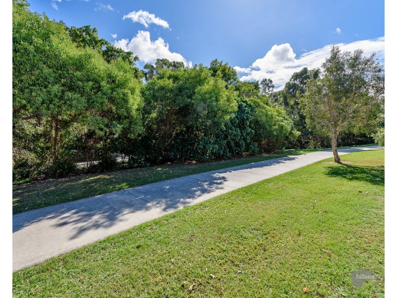 2/118 Kumbari Avenue, Labrador QLD 4215