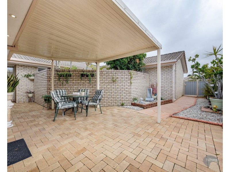 2/33 Kenny Drive, Labrador QLD 4215