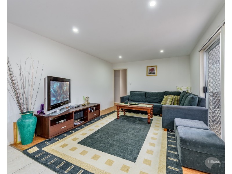 2/33 Kenny Drive, Labrador QLD 4215