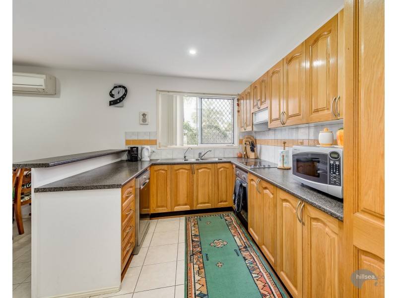 2/33 Kenny Drive, Labrador QLD 4215