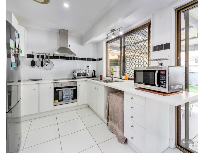 1/4 Kangaroo Avenue, Coombabah QLD 4216