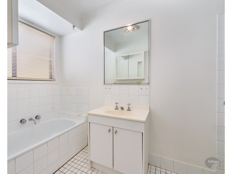 1/4 Mace Court, Labrador QLD 4215