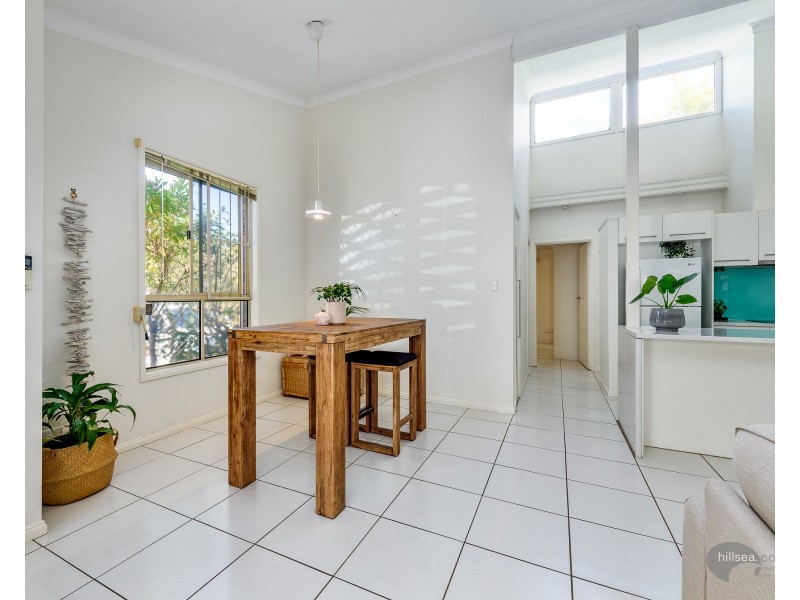 1/81 Olsen Avenue, Labrador QLD 4215