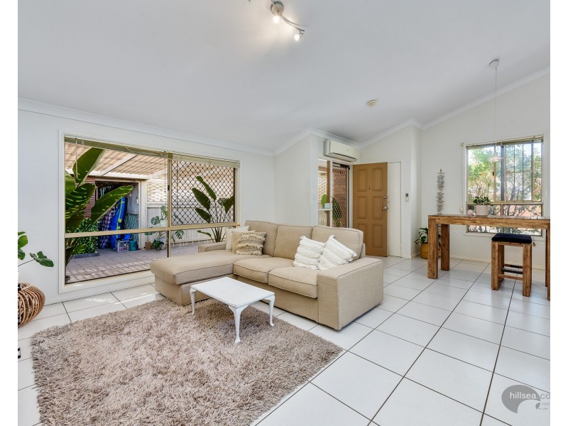 1/81 Olsen Avenue, Labrador QLD 4215