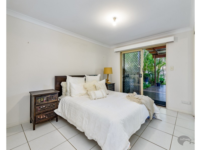 1/81 Olsen Avenue, Labrador QLD 4215