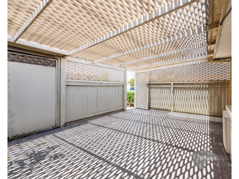 1/81 Olsen Avenue, Labrador QLD 4215