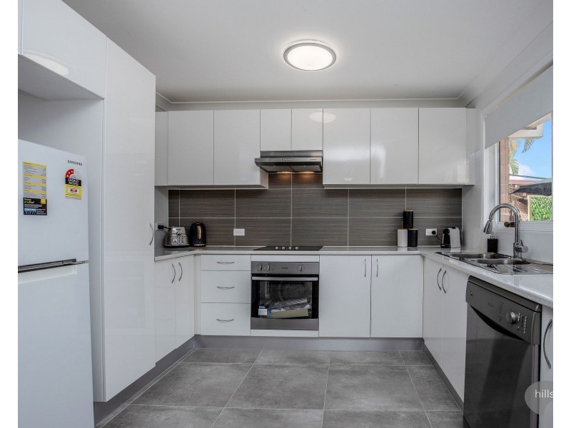 2/8 Calvary Court, Labrador QLD 4215