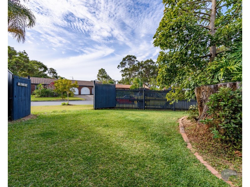 1/11 Robin Joy Close, Labrador QLD 4215