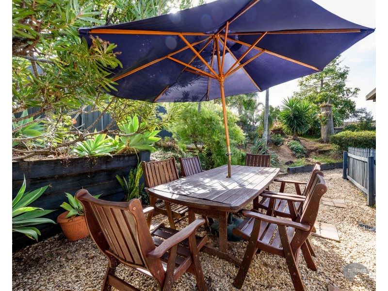 1/11 Robin Joy Close, Labrador QLD 4215