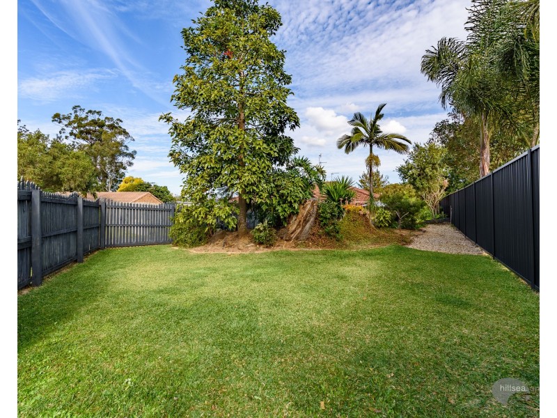 1/11 Robin Joy Close, Labrador QLD 4215