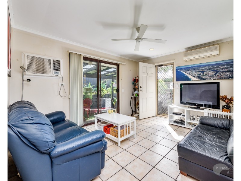 1/11 Robin Joy Close, Labrador QLD 4215