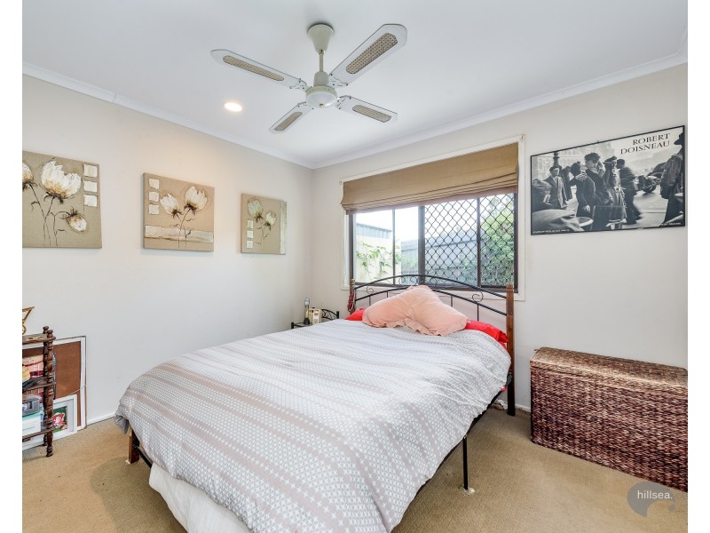 1/11 Robin Joy Close, Labrador QLD 4215