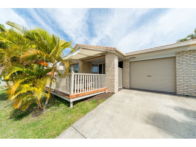 1/70 Brown Street, Labrador QLD 4215