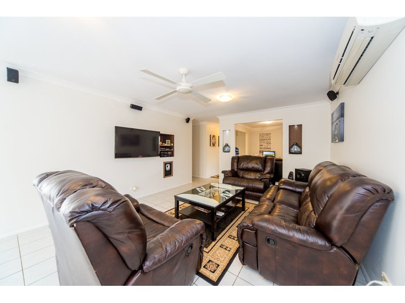 1/70 Brown Street, Labrador QLD 4215