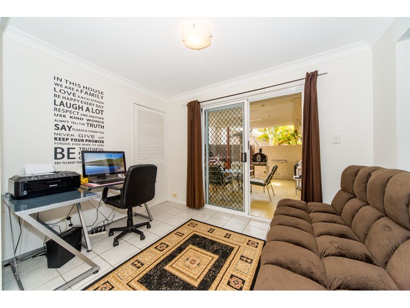 1/70 Brown Street, Labrador QLD 4215