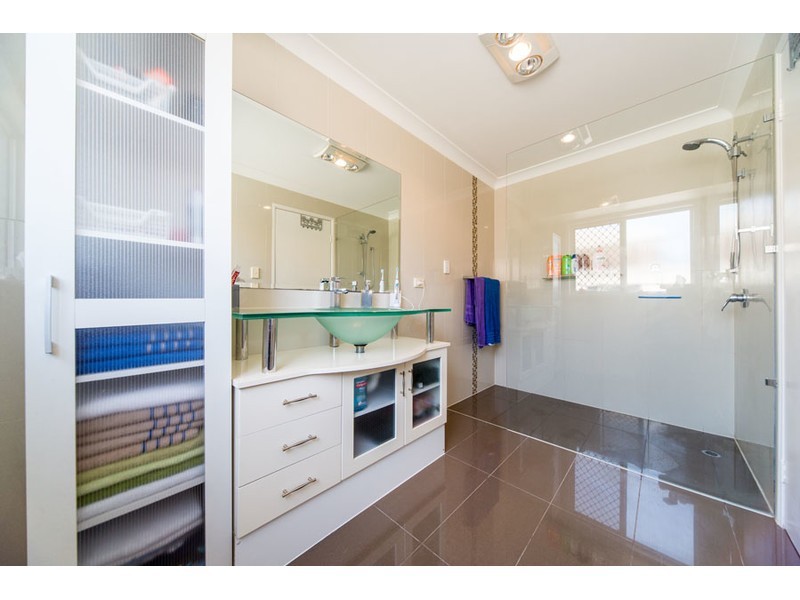 1/70 Brown Street, Labrador QLD 4215