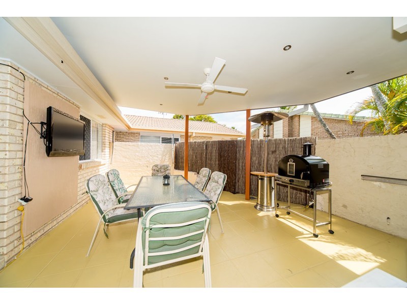 1/70 Brown Street, Labrador QLD 4215