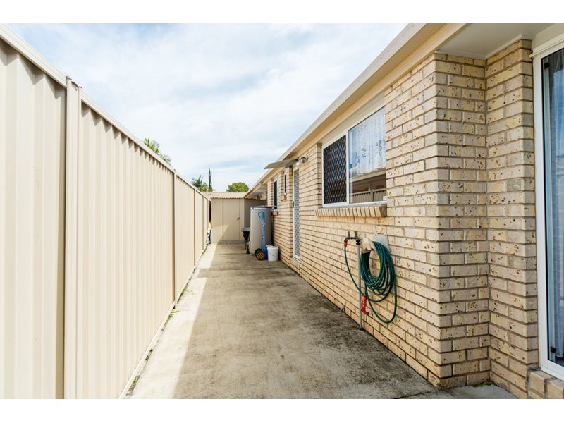 1/70 Brown Street, Labrador QLD 4215