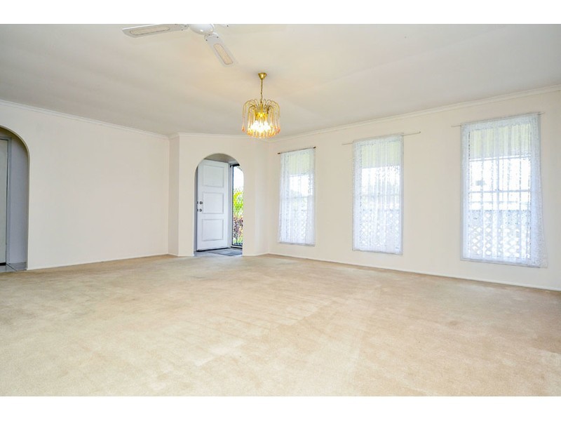 138 Olsen Avenue, Arundel QLD 4214