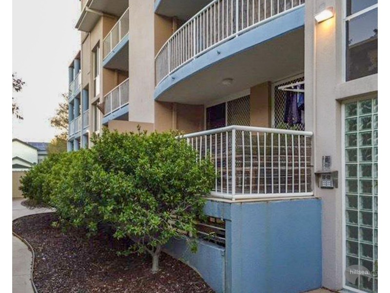 4/111 Frank Street, Labrador QLD 4215