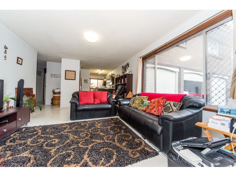 1/4 Vernia Place, Biggera Waters QLD 4216