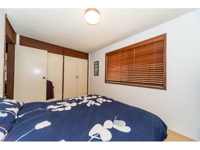 1/4 Vernia Place, Biggera Waters QLD 4216