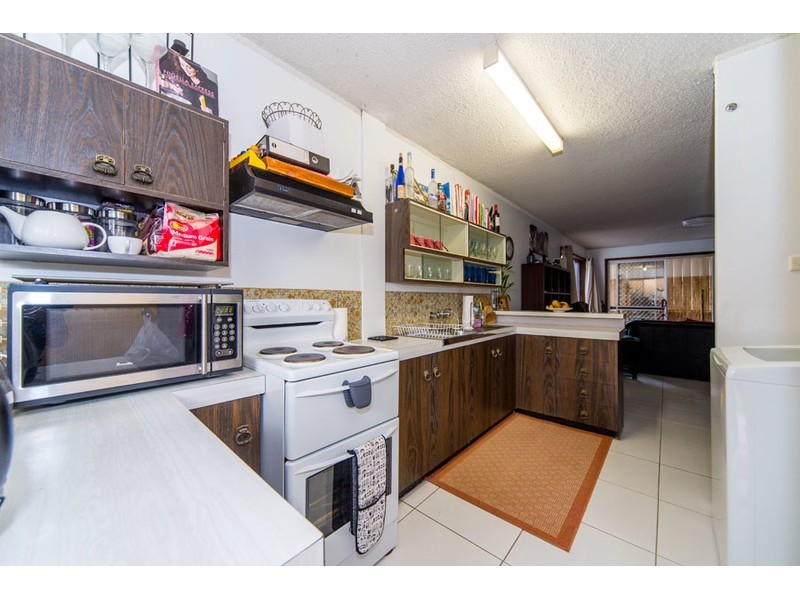 1/4 Vernia Place, Biggera Waters QLD 4216