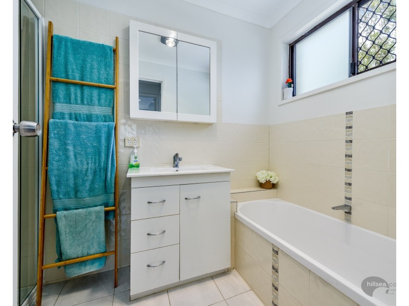 2/13 Orkney Place, Labrador QLD 4215