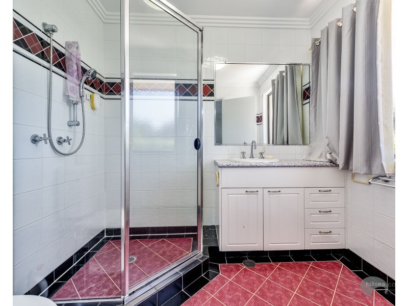 16 Wattlebrush Grove, Molendinar QLD 4214