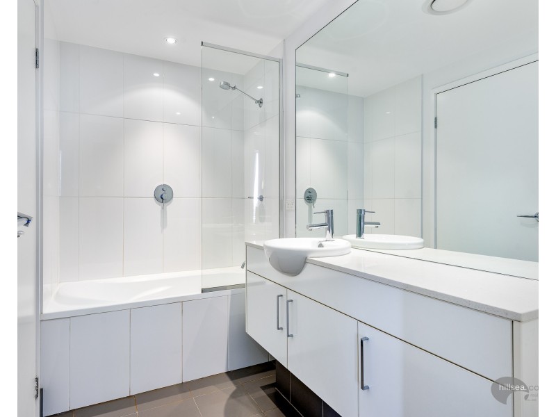 501/2 East Quay Drive, Biggera Waters QLD 4216