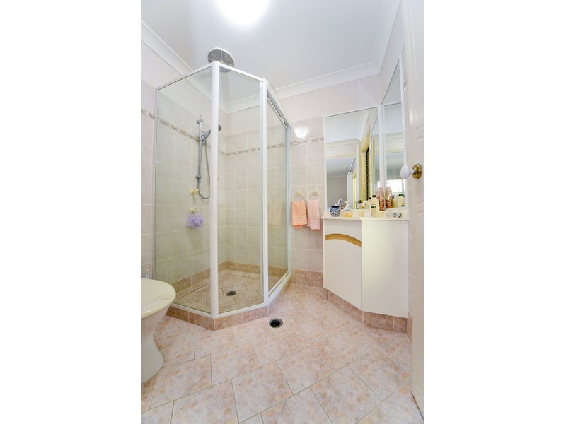 2/105 Muir Street, Labrador QLD 4215