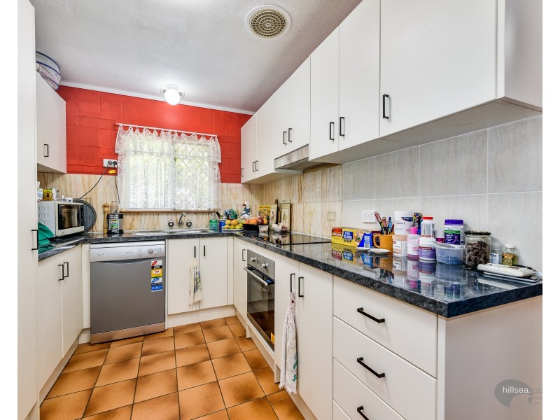 12 Milton Avenue, Paradise Point QLD 4216