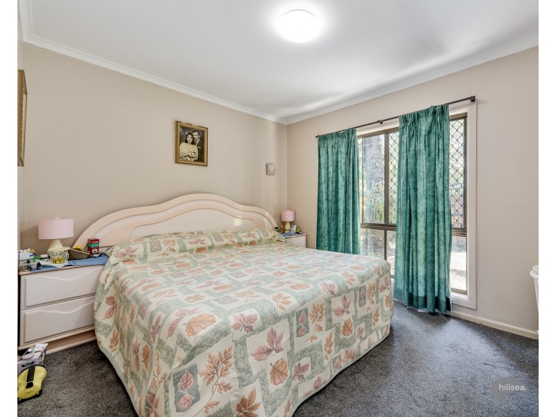 12 Milton Avenue, Paradise Point QLD 4216