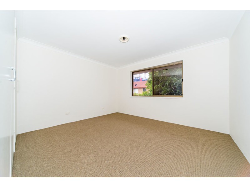 8/34 Imperial Parade, Labrador QLD 4215