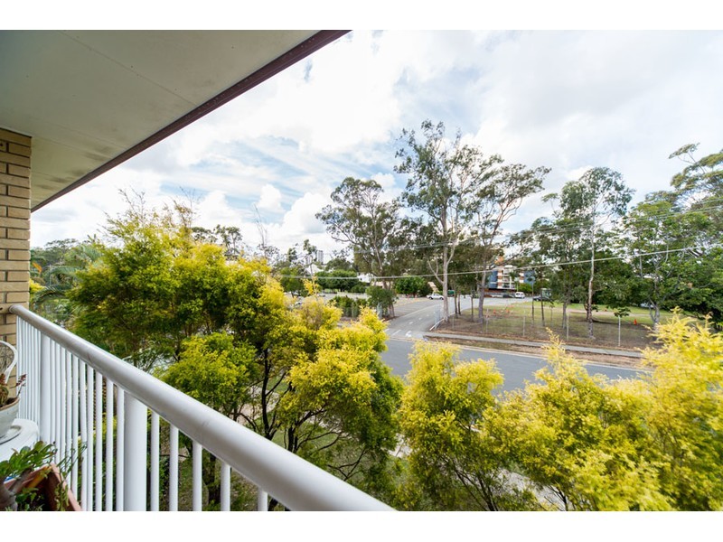 15/16 Whitby Street, Southport QLD 4215