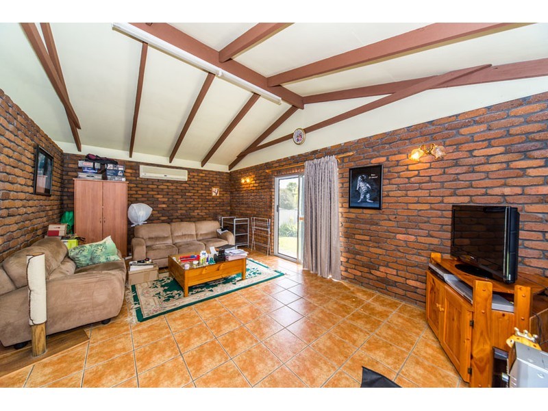 191 Whiting Street, Labrador QLD 4215