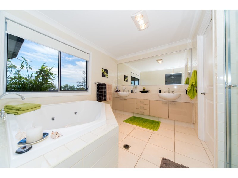 7 Zane Street, Molendinar QLD 4214