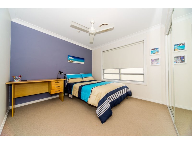 7 Zane Street, Molendinar QLD 4214