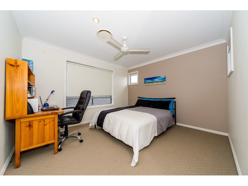 7 Zane Street, Molendinar QLD 4214