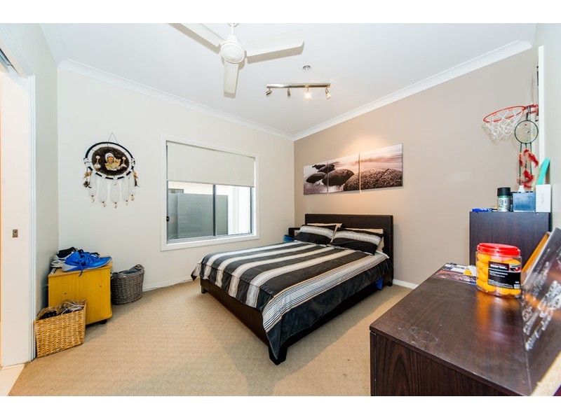 7 Zane Street, Molendinar QLD 4214