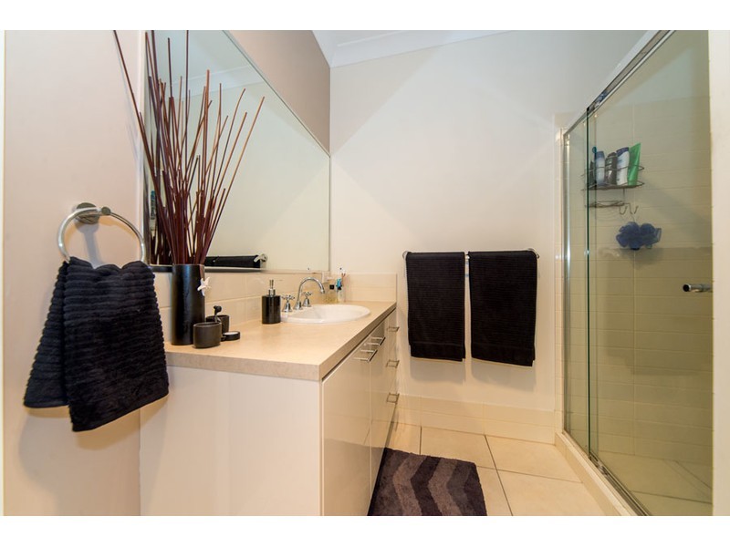 7 Zane Street, Molendinar QLD 4214
