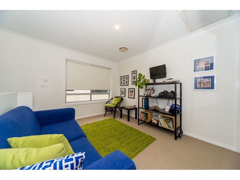 7 Zane Street, Molendinar QLD 4214