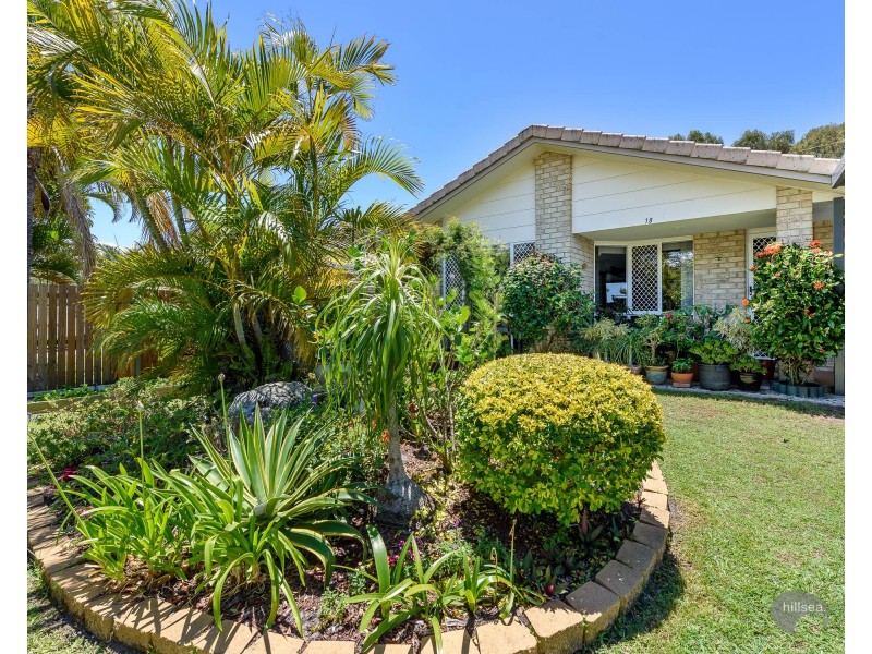 1/18 Kenny Drive, Labrador QLD 4215