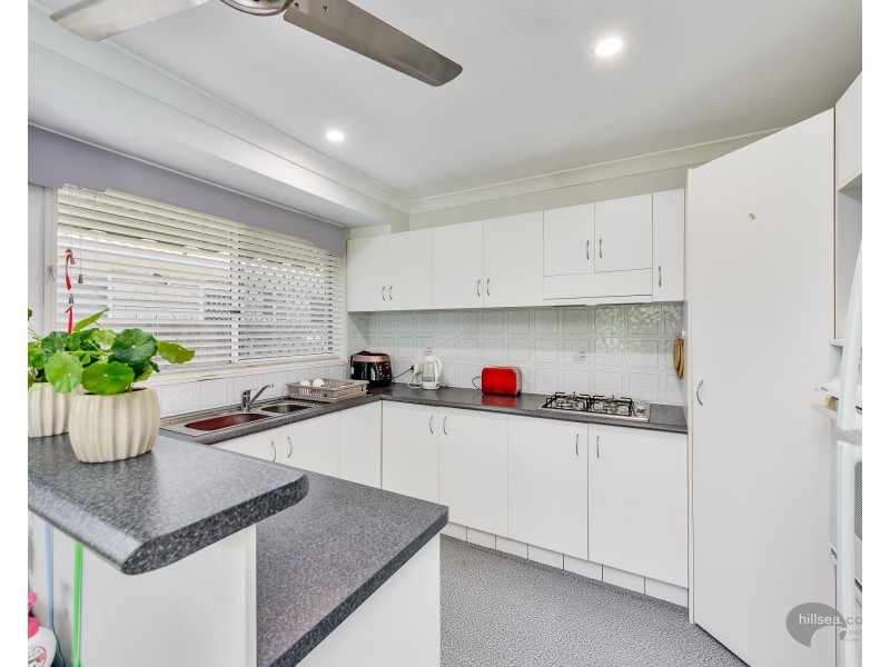 1/18 Kenny Drive, Labrador QLD 4215