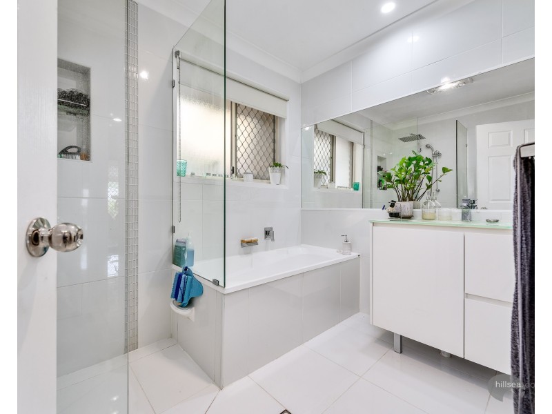 49 Daintree Drive, Parkwood QLD 4214