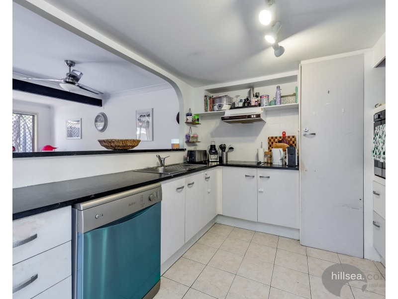 9/81 Olsen Avenue, Labrador QLD 4215