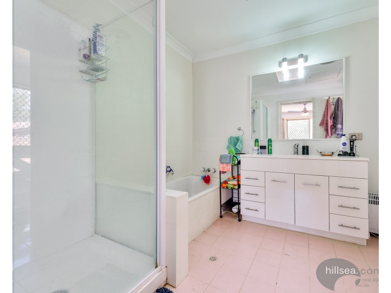 9/81 Olsen Avenue, Labrador QLD 4215