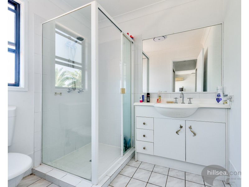 2/5 Joshua Close, Arundel QLD 4214