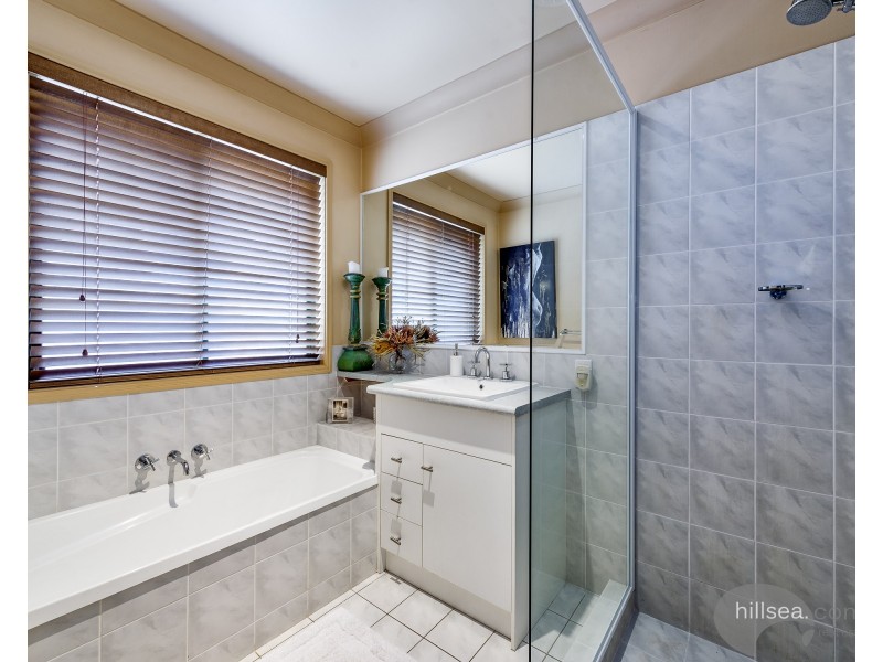 3a Joshua Close, Arundel QLD 4214