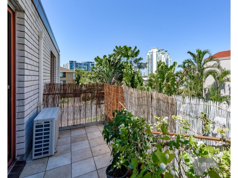 5/8 Baker Avenue, Labrador QLD 4215